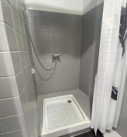 Apartment Le 35 Liberte-spacieux Avec Balcon Et Local Velos-centre Commercial Polygone